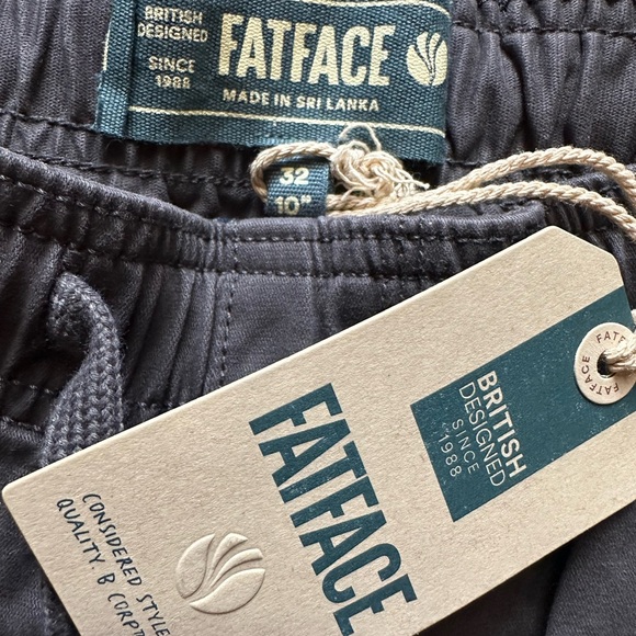 Fat Face•elastic waist cargo shorts•32” waist•cotton blend•dark charcoal gray - Picture 5 of 14